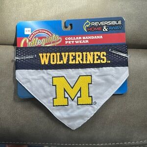 NCAA Michigan Wolverines Dog Collar Bandana Sz Sm/Med
New without Tag